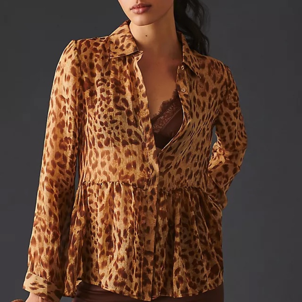 Blue Tassel Silk Wild Elegance Animal Print Blouse. NWOT size XS